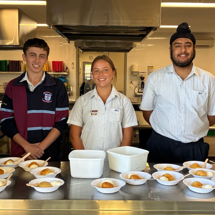 518854690242906_1498624572265908-1