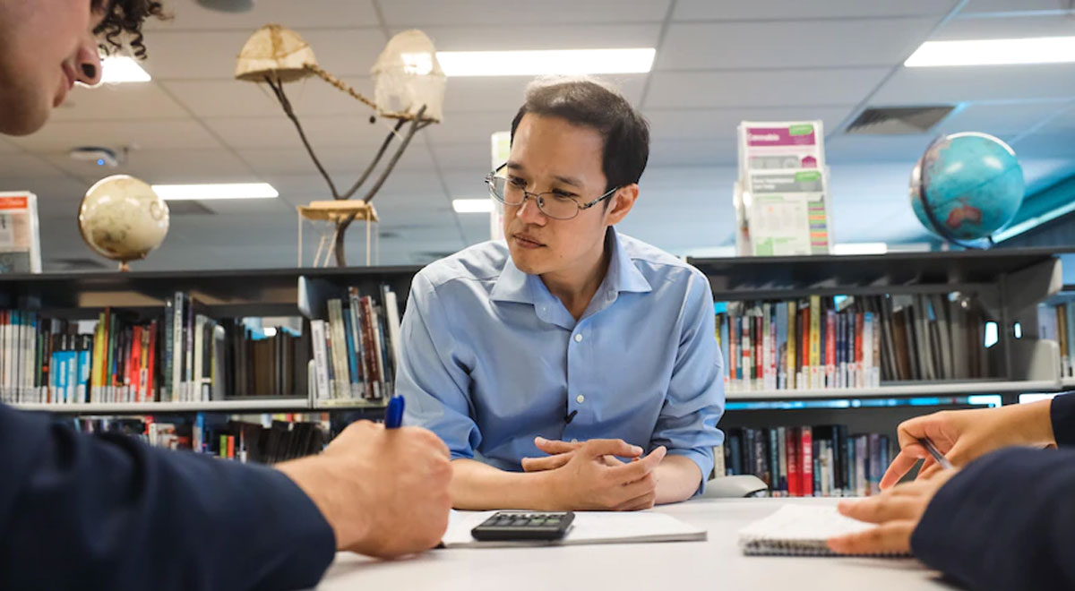 Jamie Sutanto is changing career to become a teacher as part of a program beginning in New South Wales.(ABC News: Tim Swanston)